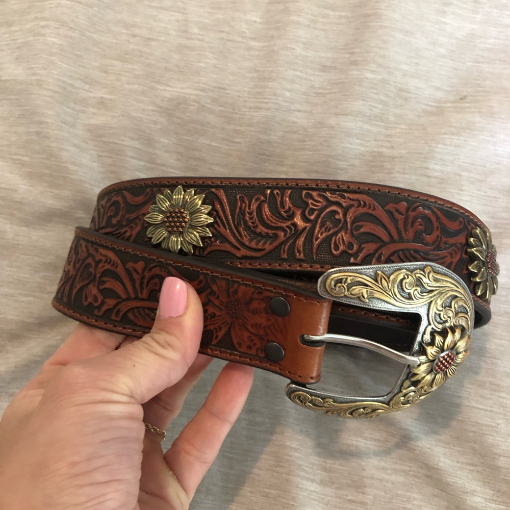 Ariat sunflower leather belt EUC G000